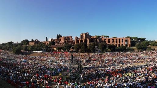 Papa Francesco incontra i giovani italiani al Circo Massimo